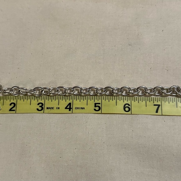 Guess 8 Inch Big Link Silver-Toned Bracelet with Heart Charm. - Picture 5 of 5